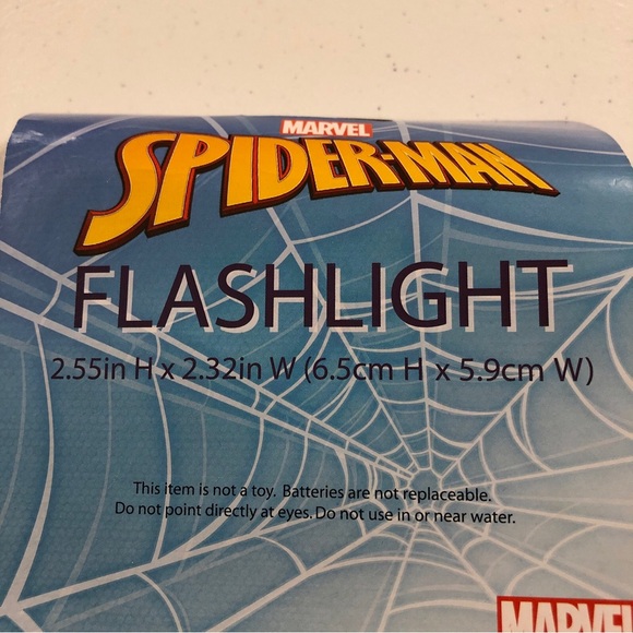 NEW Marvel Spider-Man Flashlight with Clip  Ages 6+ - Picture 4 of 4